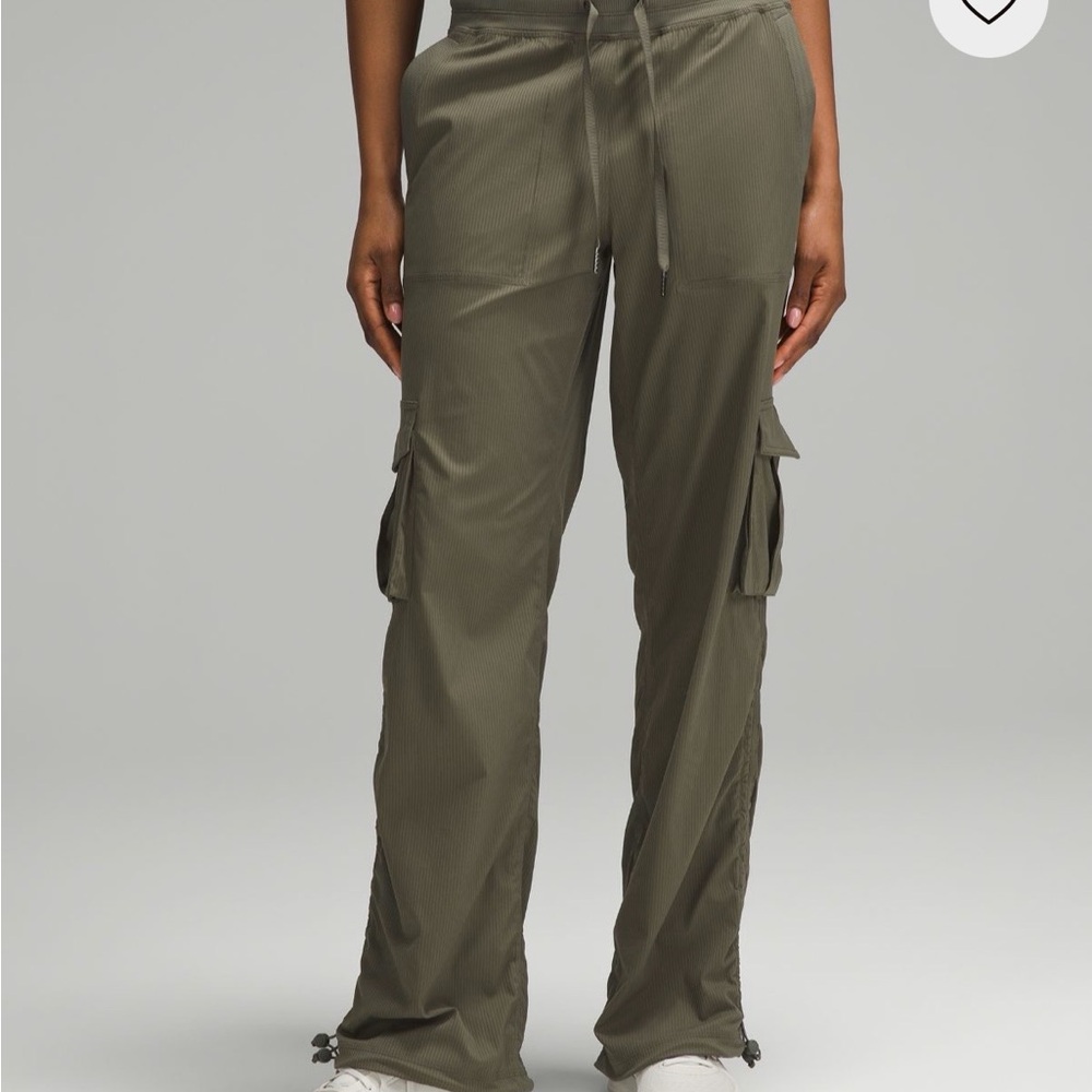 Lululemon Dance Studio Mid-Rise Cargo Pant Size Small Army Green